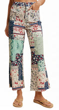 Load image into Gallery viewer, Cleo Jeans