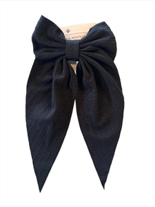 Embossed Bow: Black