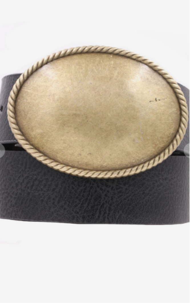 Oval Buckled Belt: Black