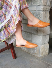 Load image into Gallery viewer, Diba True Piece City Mules