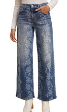 Load image into Gallery viewer, Daisy Jeans