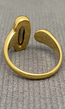 Load image into Gallery viewer, CZ Inlaid 18k Ring: 7