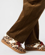Load image into Gallery viewer, Stevie Sneakers