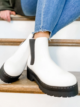 Load image into Gallery viewer, Highland Boots: Off White